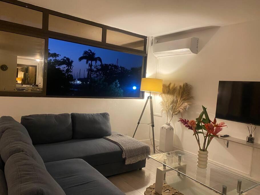 Appart Spacieux Avec Citerne A Eau Et Acces Direct A La Plage Le Gosier  Exterior foto